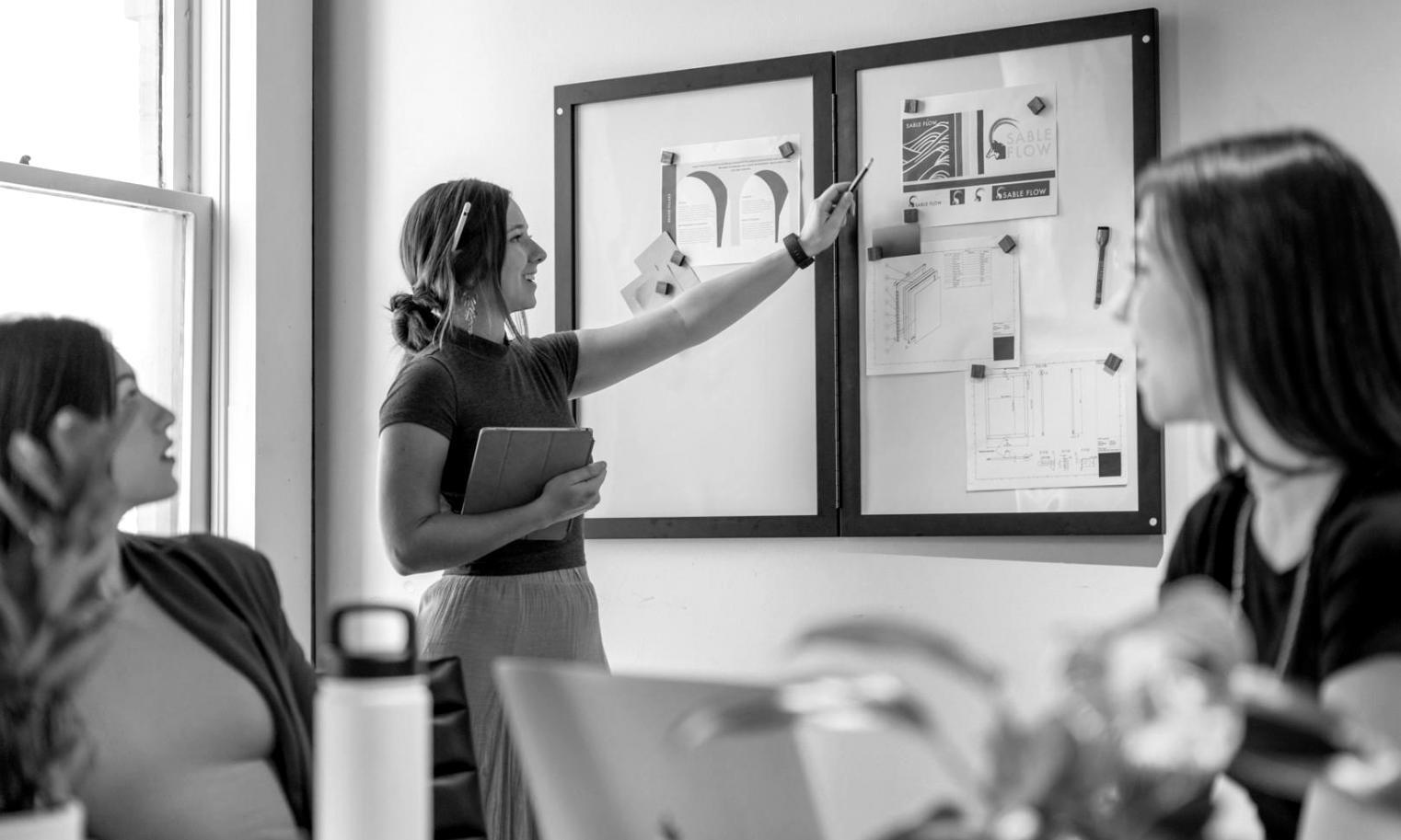 Pracovný priestor v kancelárii Queentech Noble